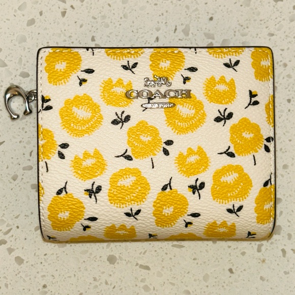 🌼 Coach Buttercup Floral Snap Wallet NWT - Picture 6 of 16